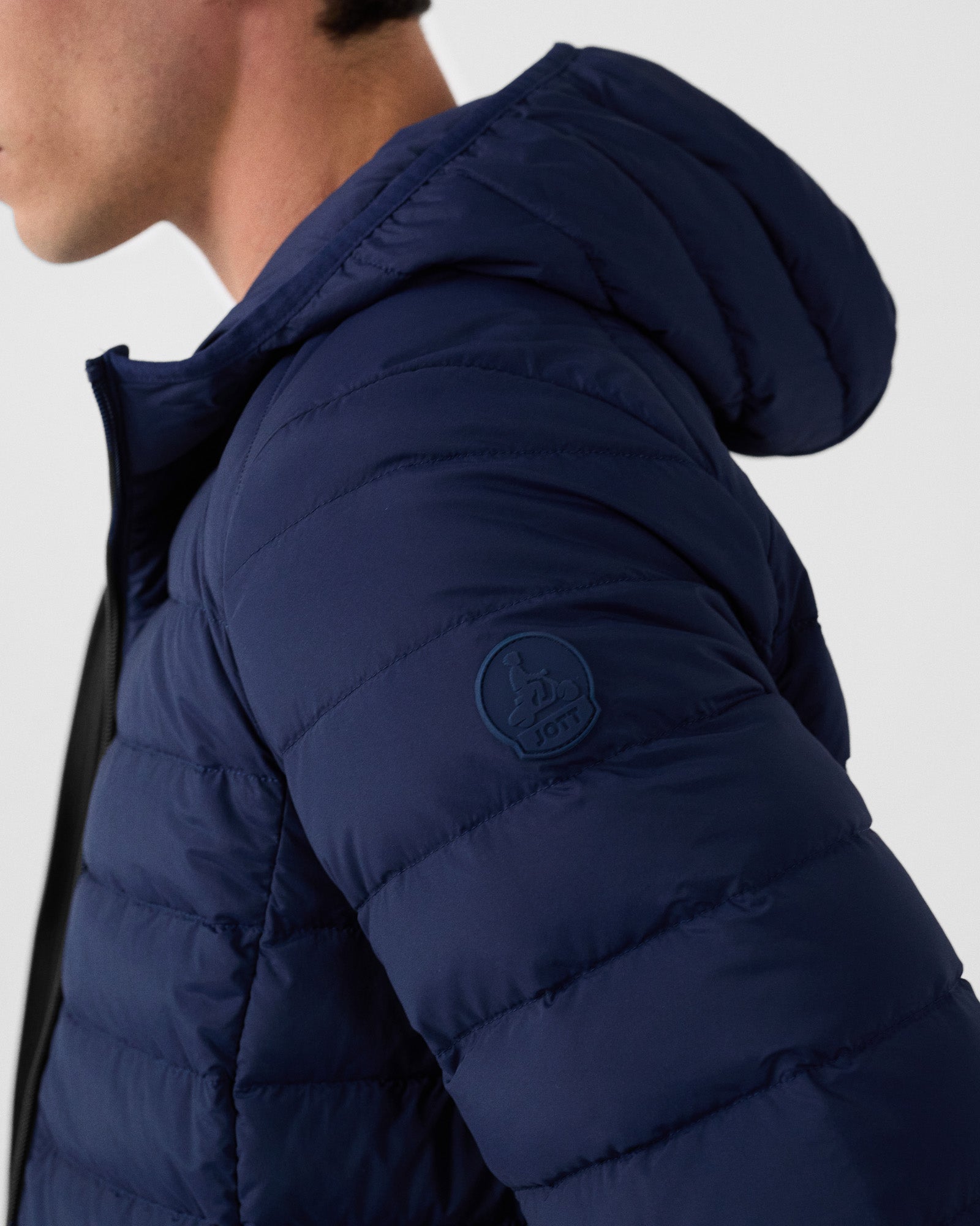 Doudoune légère stretch à capuche Marine Frantz