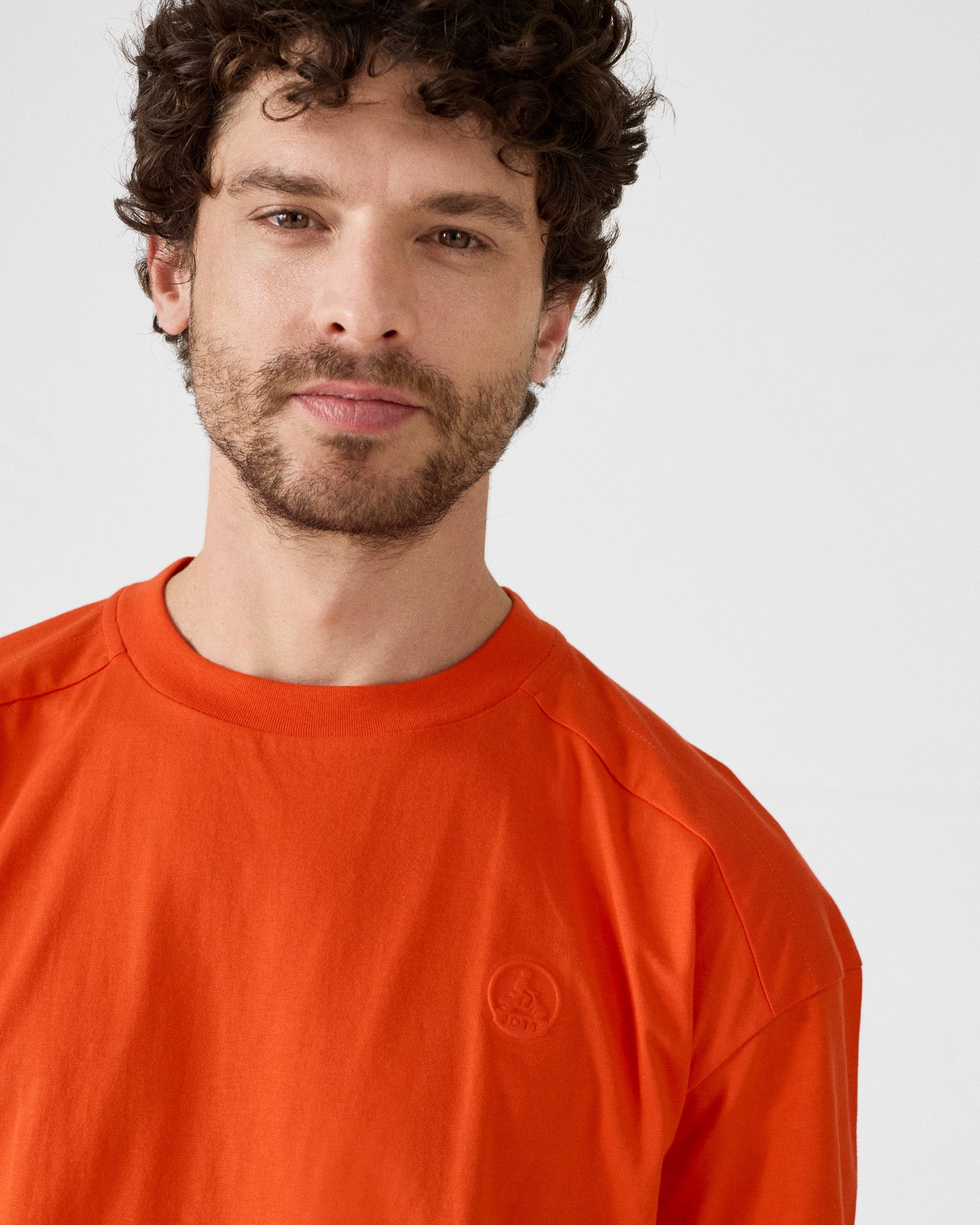 T-shirt col rond en coton Rouge feu Narong